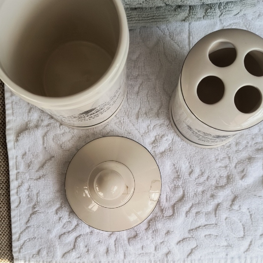 Pottery Barn Cream and Black Apothecary Bath Set - Picture 4 of 12